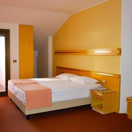 Hotel Antares 3*